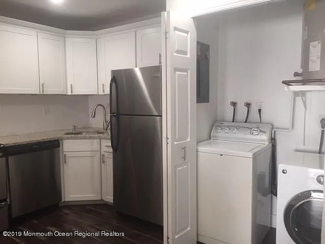 130 Amberly Dr #H — Photo 5