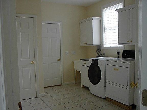 Large Laudryroom