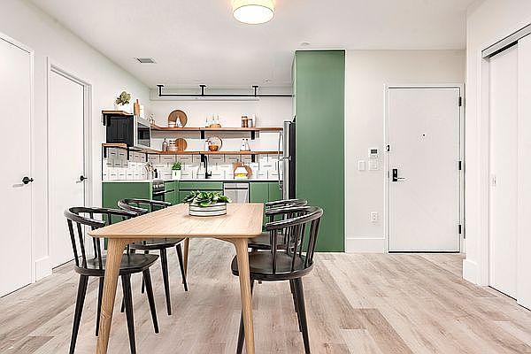 1st image of 1510 Gates Ave #503