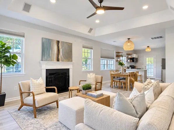 1250 Falling Moss Dr, Mount Pleasant, SC 29466