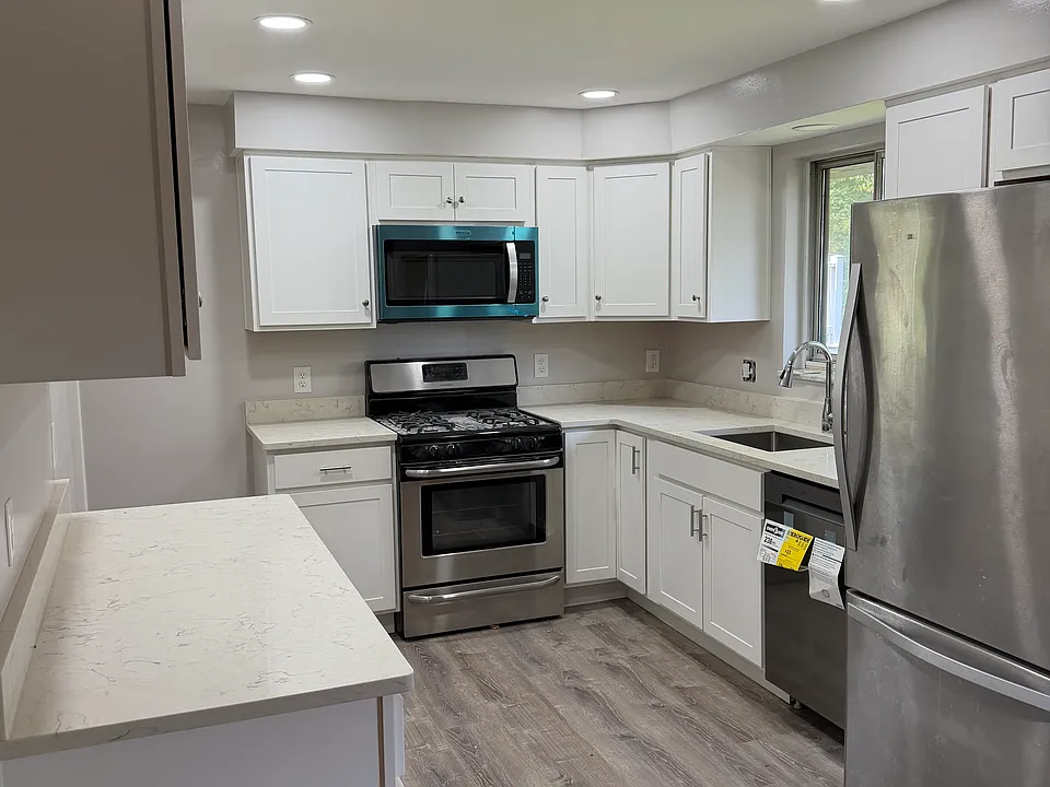 421 Wyndhurst Dr