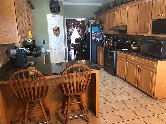 Tile floor granite counters
