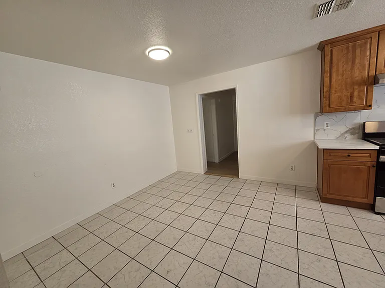2420 45th Ave — Photo 10