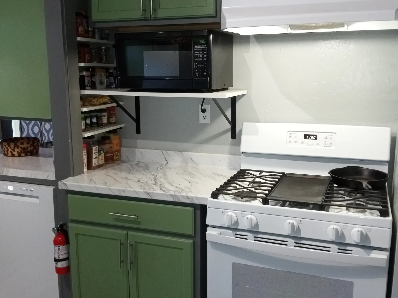 3 bed, 1200 sqft, $2,999 — Photo 3
