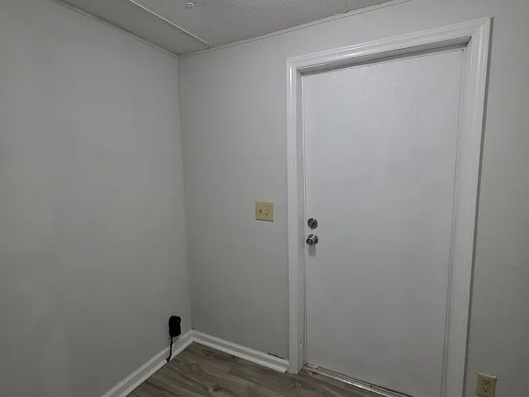 1133 Pickett Rd #6 — Photo 15