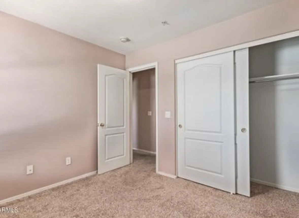 3 bed, 2.5 bath, 1449 sqft, $2,050 — Photo 4