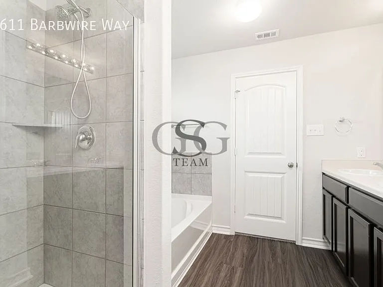 2611 Barbwire Way — Photo 3