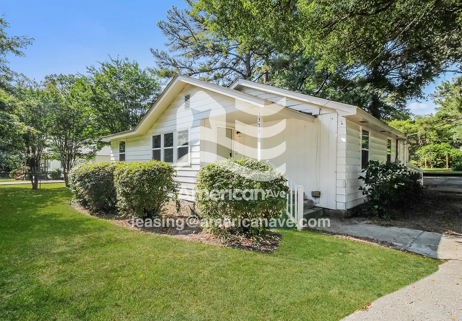 3 bed, 2.0 bath, 1391 sqft, $1,697 — Photo 2