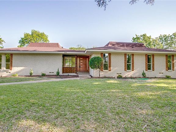 2nd image of 1411 Acapulco Dr