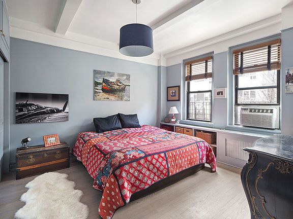 5th image of 151 W 74th St APT 4A