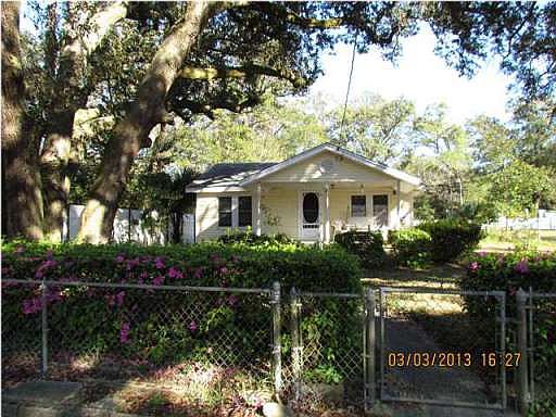 1st image of 6 Walters Ct
