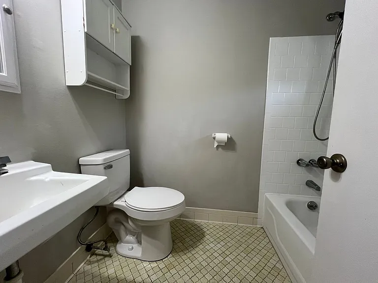 107 Richmond Way — Photo 9