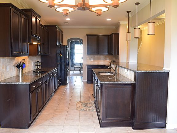 3rd image of 211 Balsam Cir