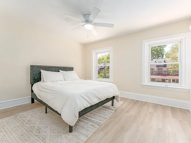 129 Walnut St — Photo 12