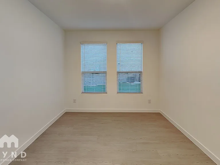 1746 Milton Dr — Photo 8