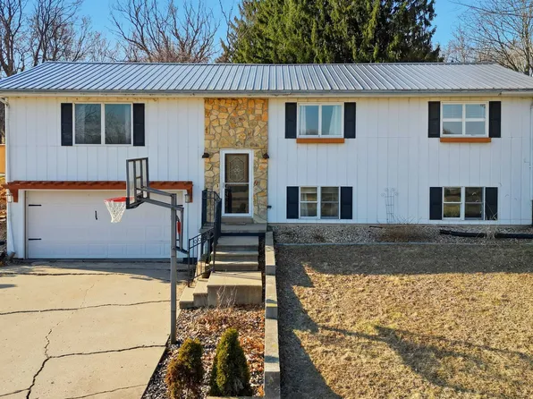 13831 Prairie Center Rd, Morrison, IL 61270