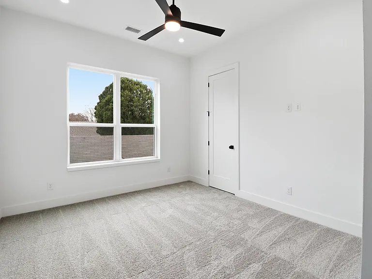 626 Wayne St — Photo 20
