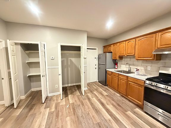 4th image of 90 W 20th St #2E