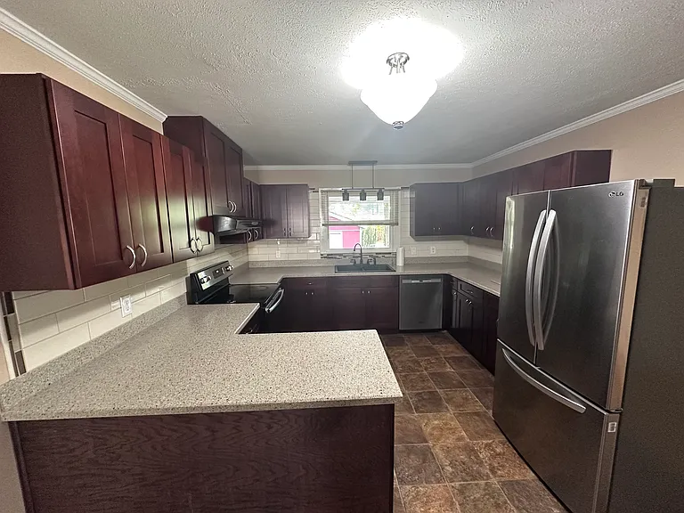 11316 Maplecrest Dr SE — Photo 7