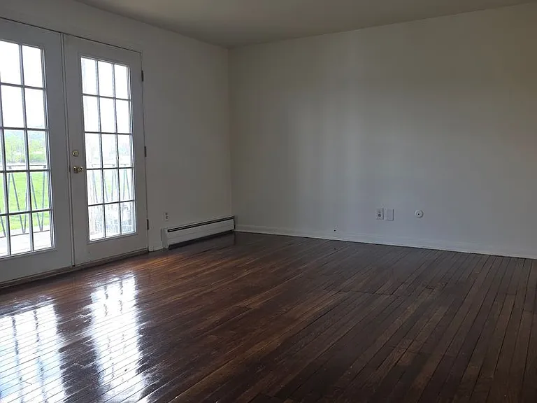 515 W Water St #C — Photo 2