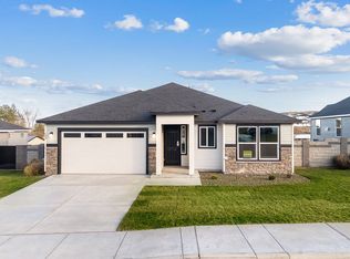 642 Tatoosh Ave, West Richland, WA 99353