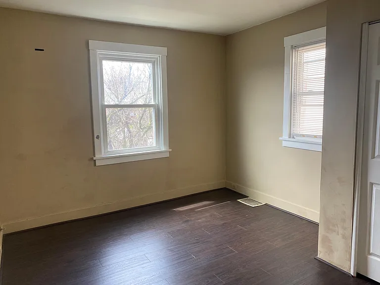 2906 Pyramid Ave — Photo 8