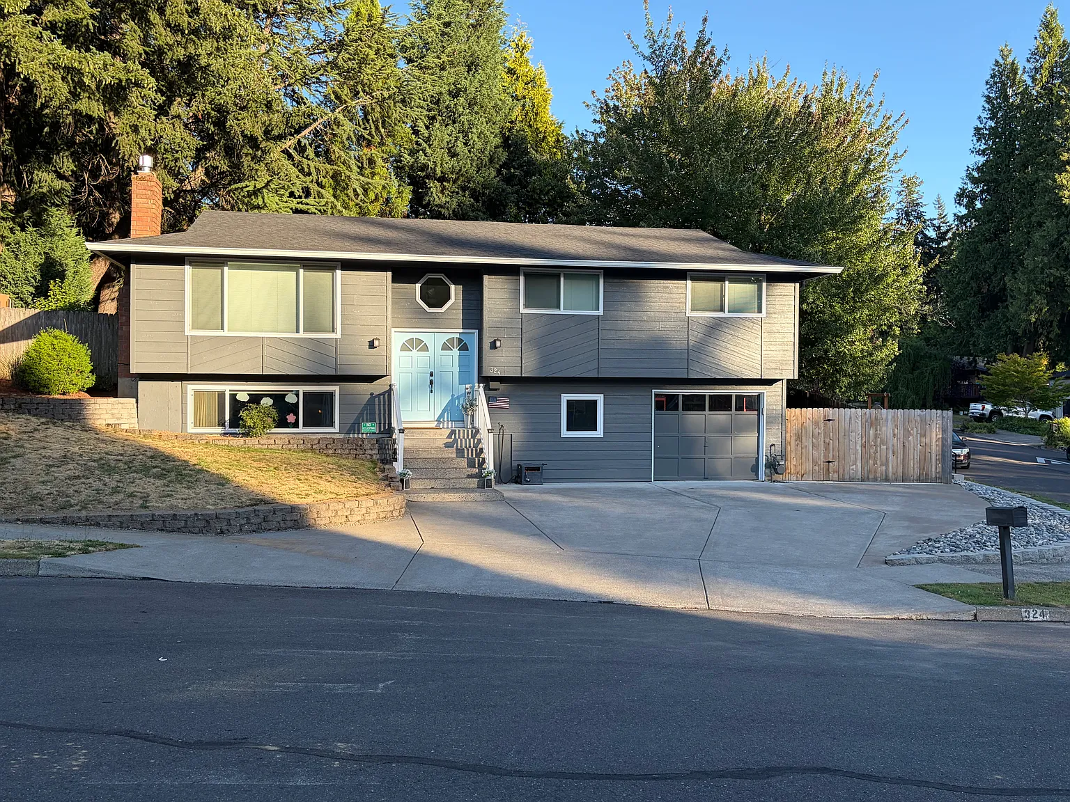 3 bed, 1234 sqft, $2,695 — Photo 4
