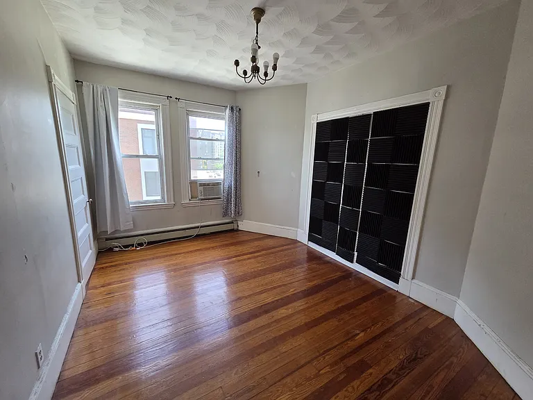 77 Walnut St #1 — Photo 6