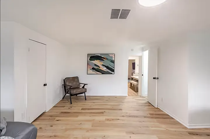 4214 Howcher St — Photo 10