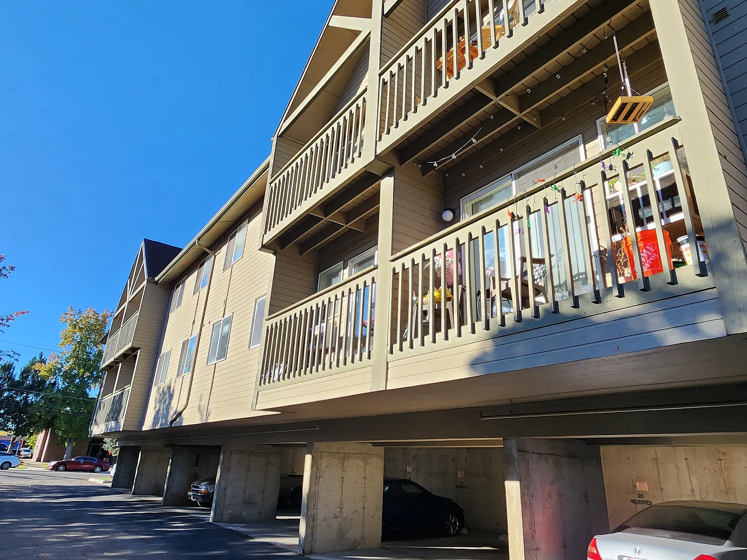 Conservatory Apartments — Photo 2