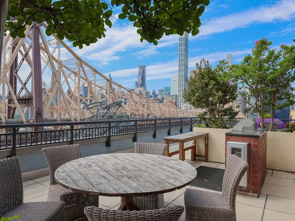 405 Main Street image 7 of 15