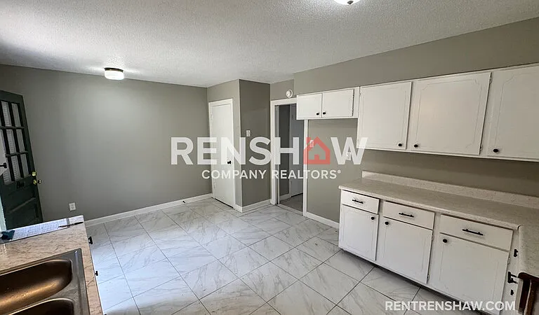 3216 S Mendenhall Rd #1A — Photo 3