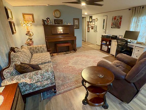 3rd image of 7487 Shady Ln