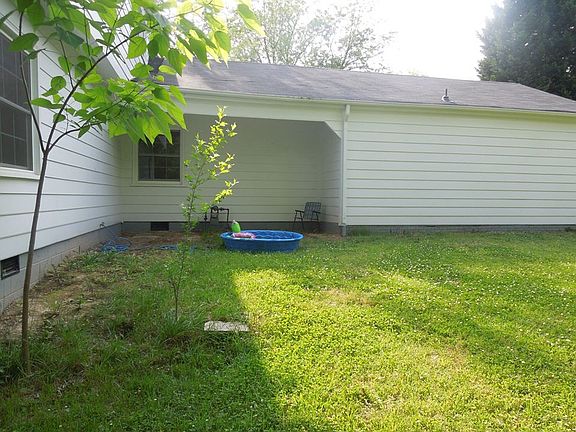 4th image of 303 E Maryland Ave