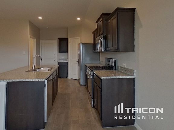 5th image of 2237 Blythwood Trl