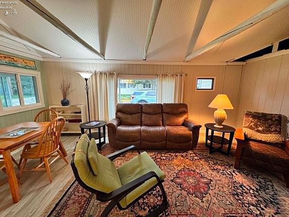 5th image of 219 Munsee Pl