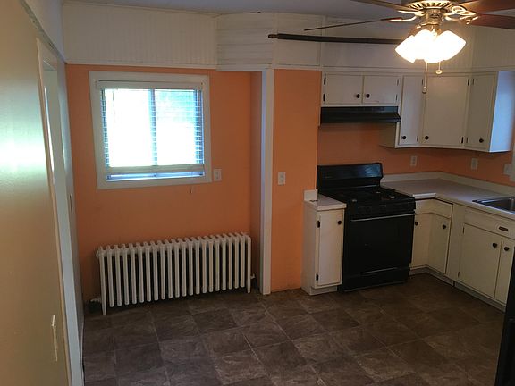 3rd image of 42 Willis St #1