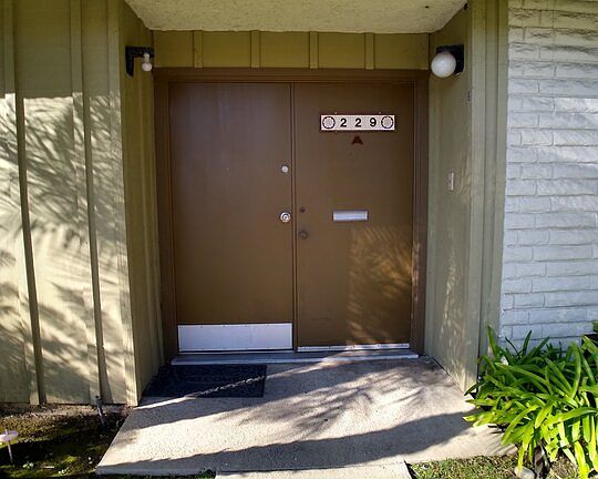 2nd image of 229 Roswell Ave APT A