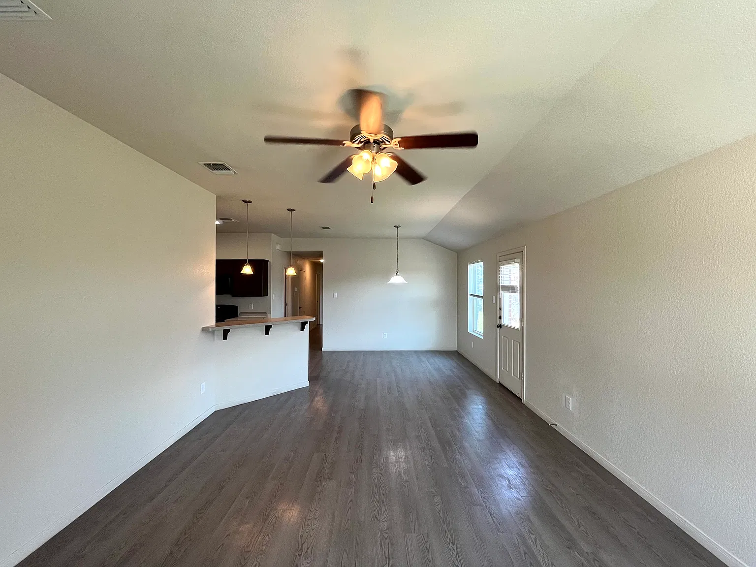 3 bed, 1269 sqft, $1,250 — Photo 4