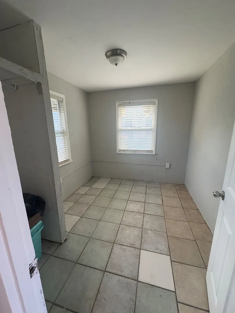 3308 Handy Ct - 3308 Handy Ct #2 — Photo 3