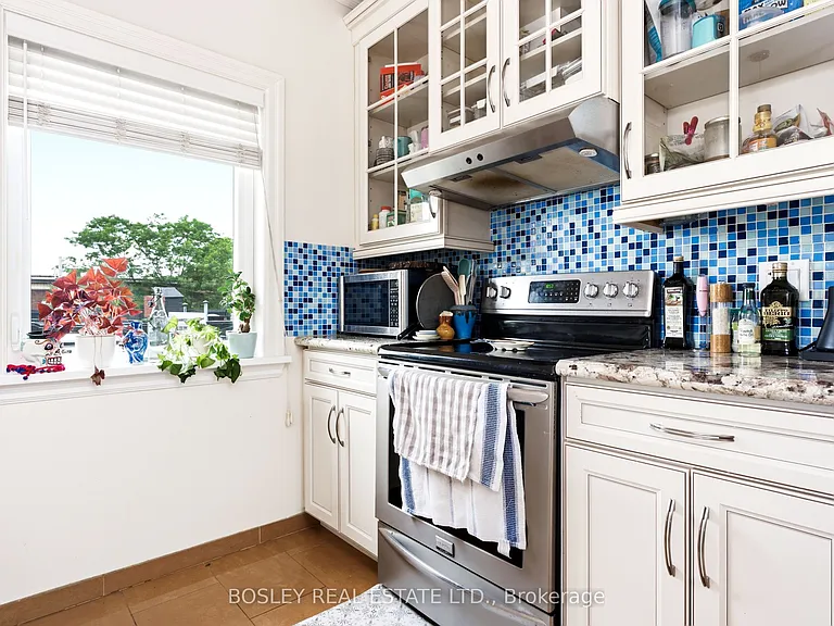 115 Roncesvalles Ave #3 — Photo 11
