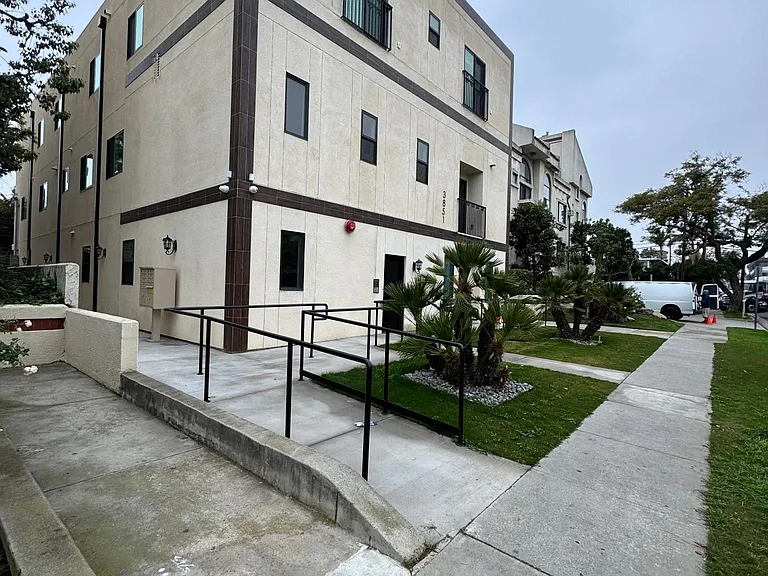 3851 Inglewood Blvd #1 — Photo 1