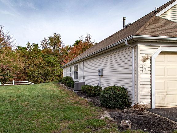5th image of 2434 Torrington Dr