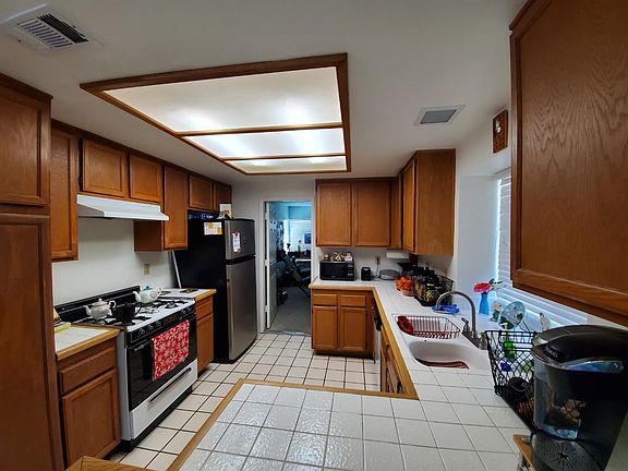 5th image of 13567 Avenal St