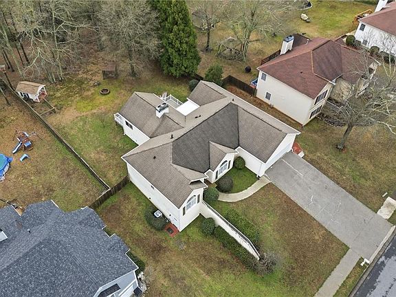 3rd image of 4215 Meek Rd