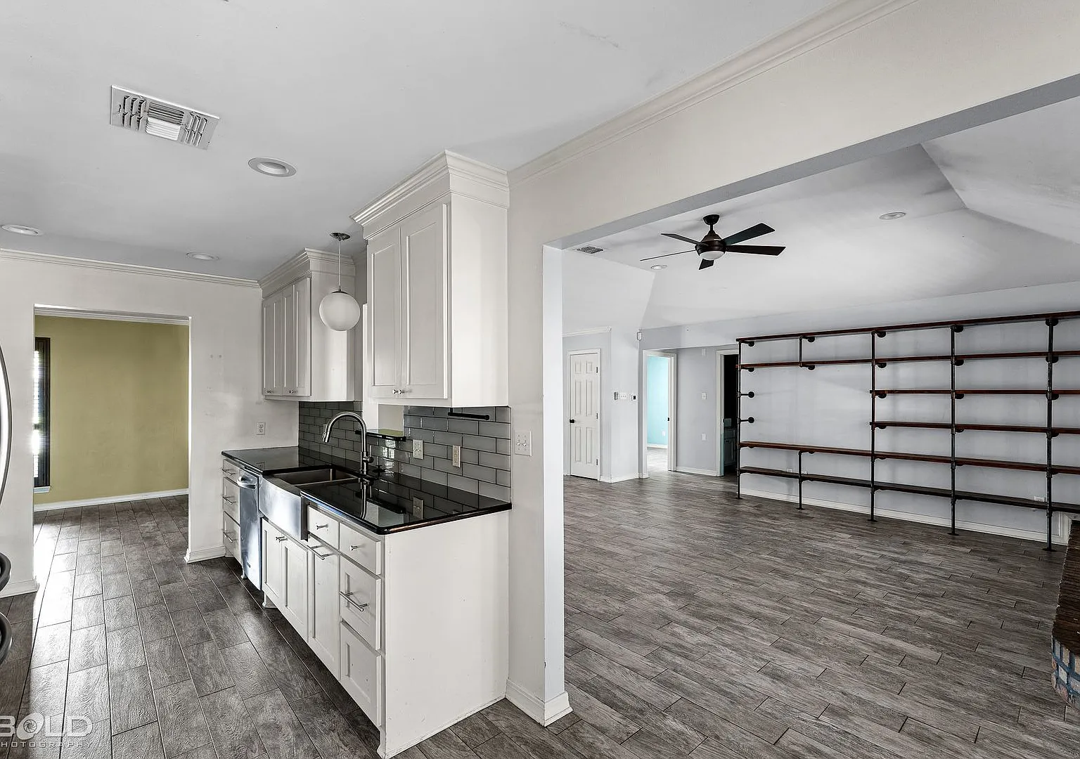 Spacious 3-Bedroom Bossier City Home Comfortable Living & Great Location! — Photo 4