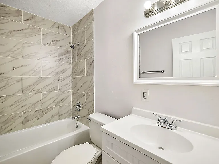 202 Fernwood St #1 — Photo 17