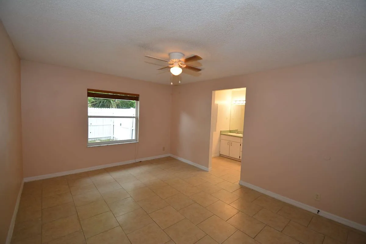 90 Sleepy Hollow Trl — Photo 2