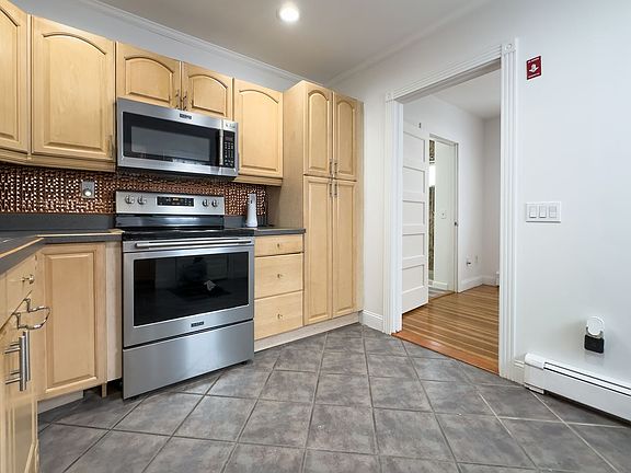 3rd image of 544 North St