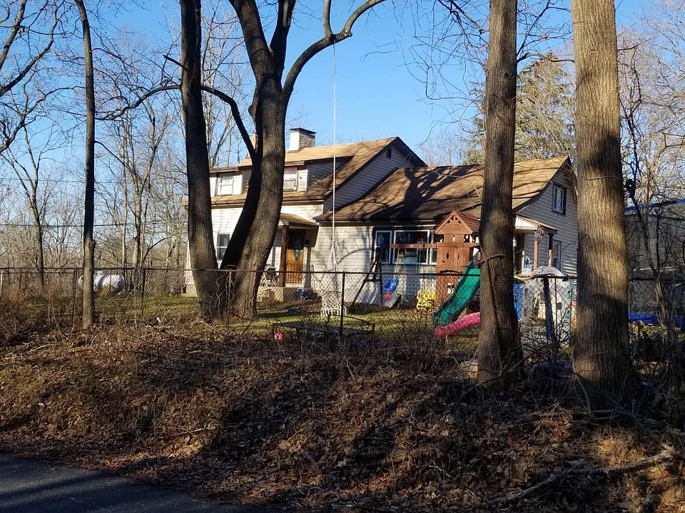 2nd image of 98 Whitetail Run